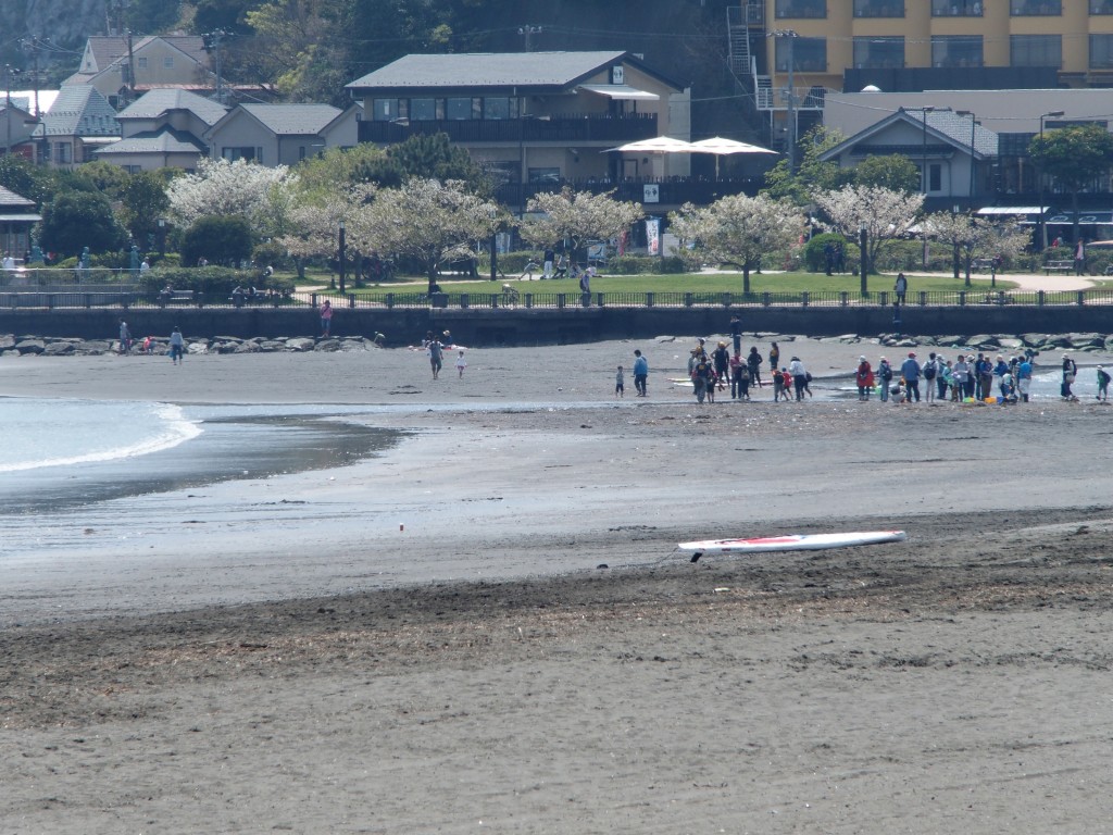 島へ渡る人たち