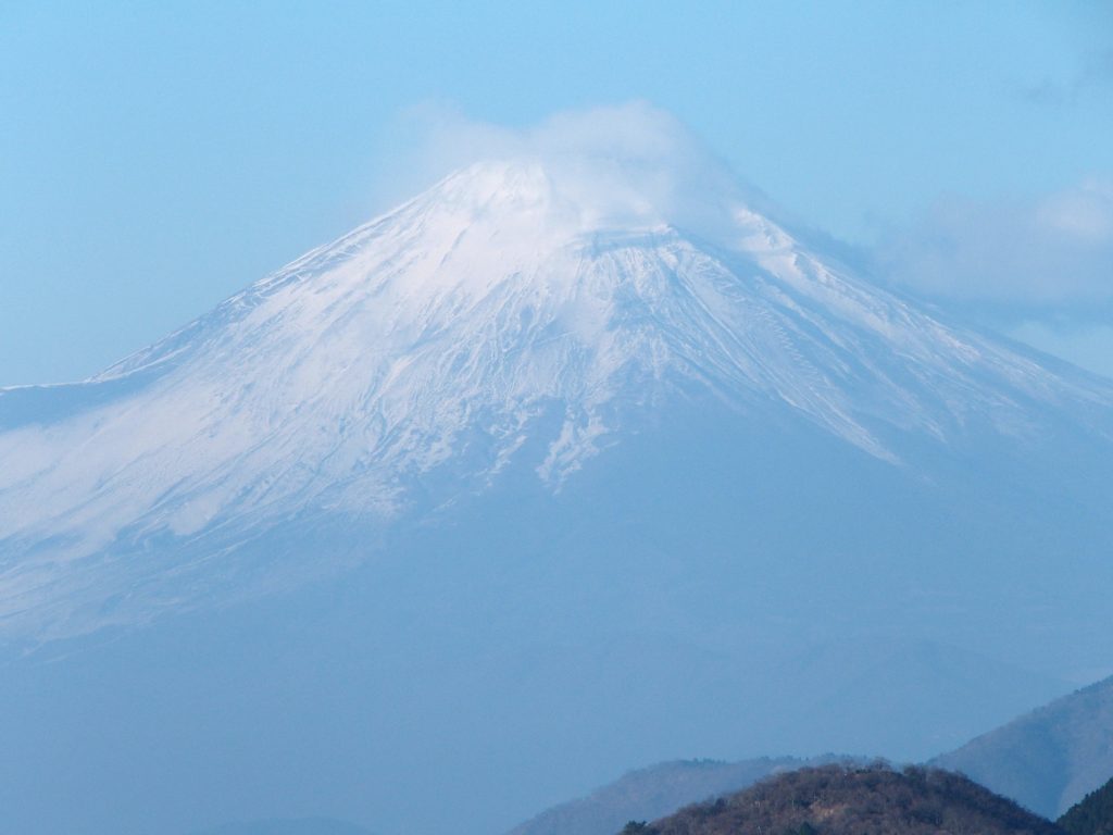 雪化粧した富士山