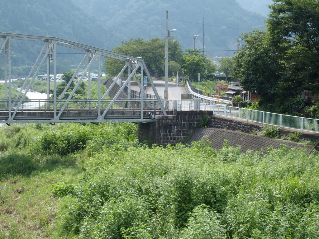 護岸は改修されている