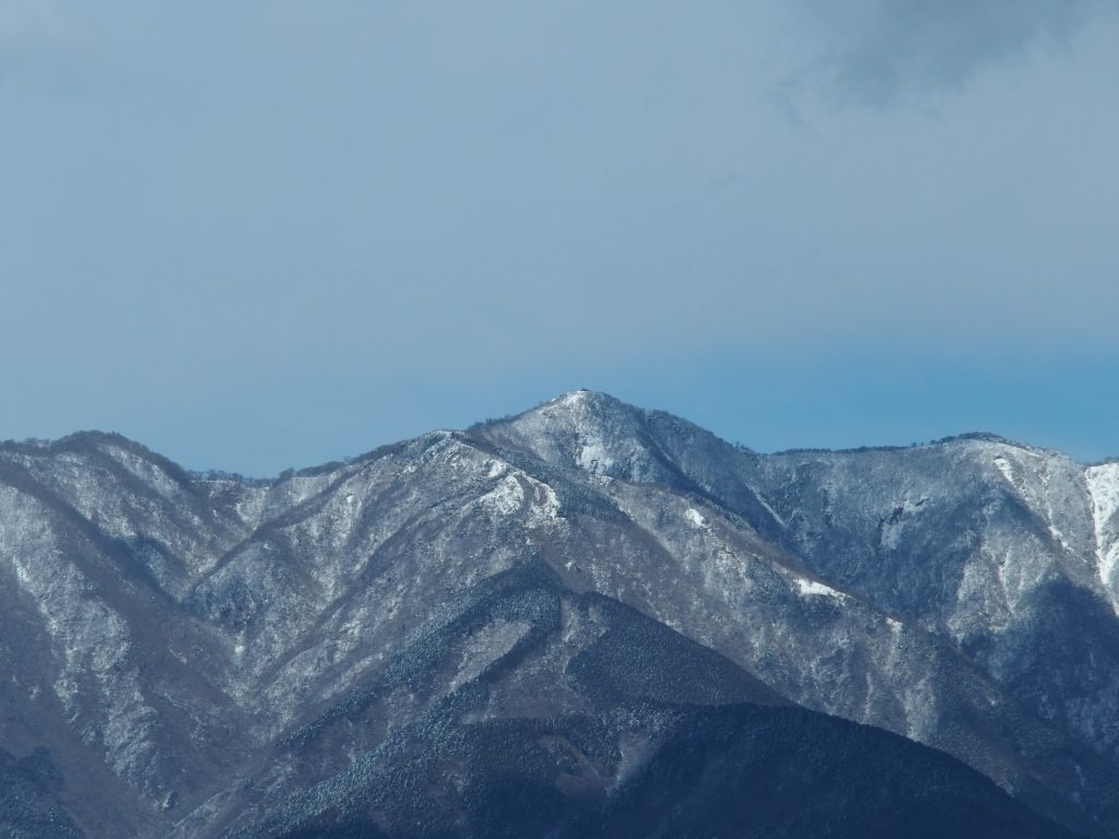 厳冬期には雪化粧していたり