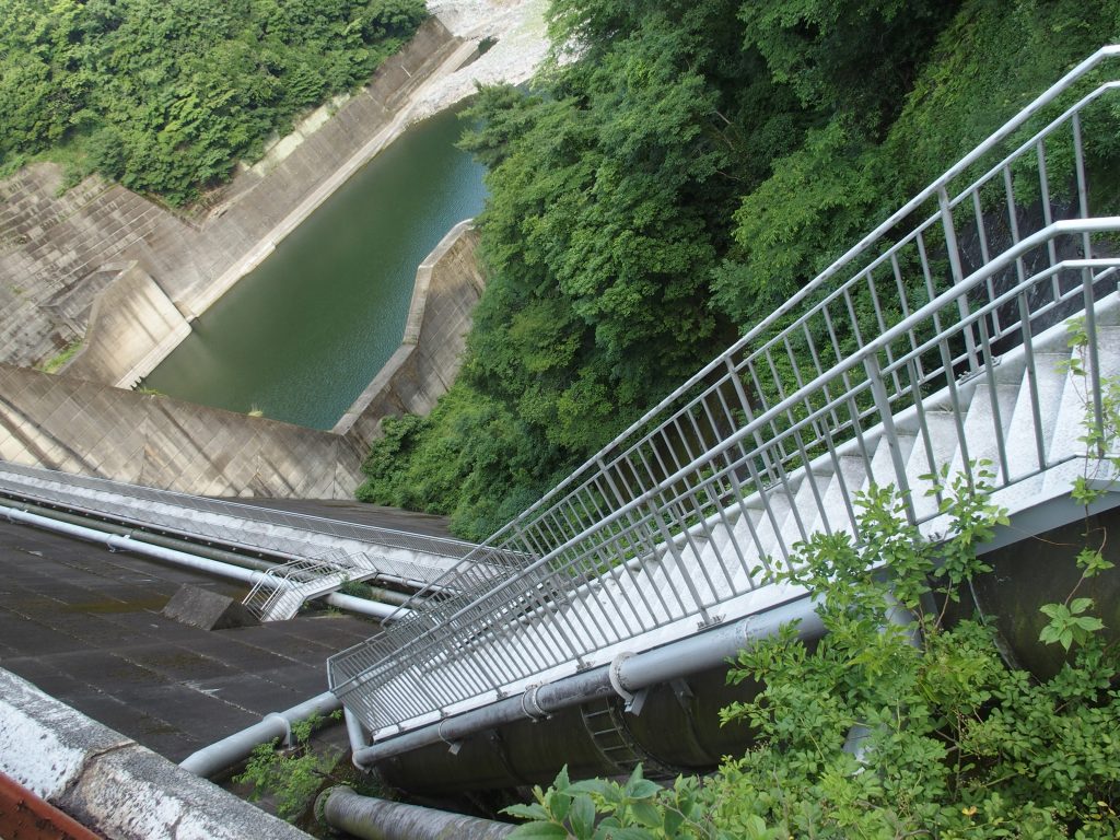 作業用の階段