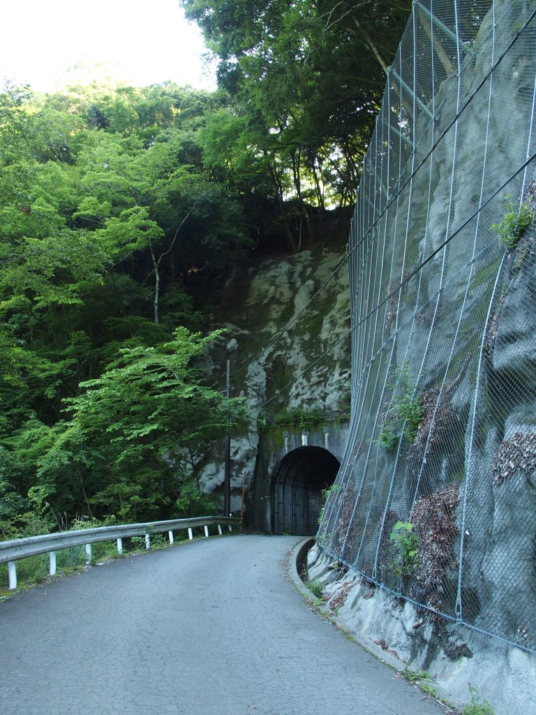 境隧道