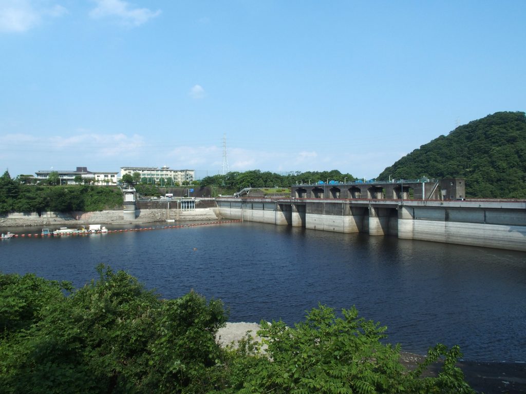 取水塔は城山ダムの直近