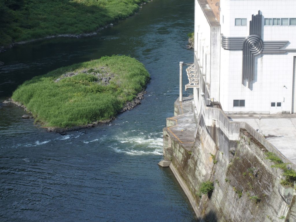 発電所からの放流