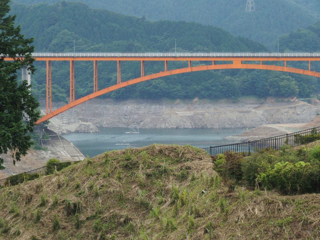 虹の大橋橋台