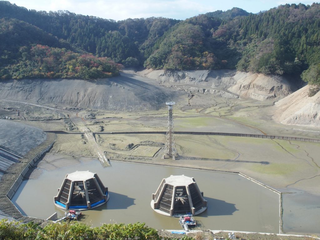 通常水没している取水口2つ