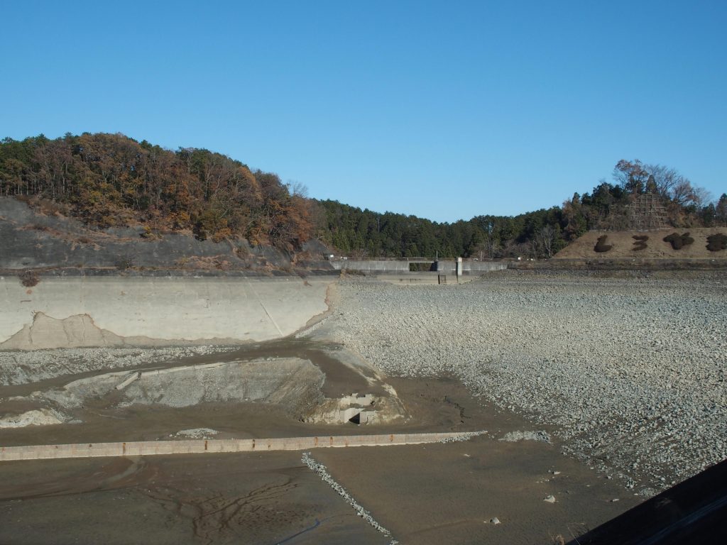 洪水吐方向